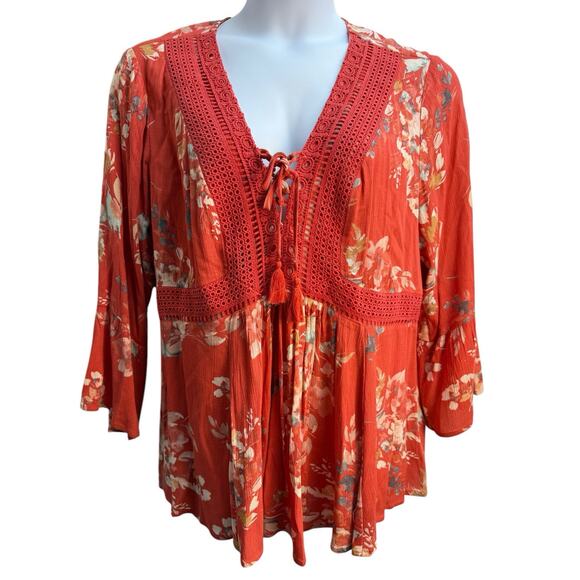 Torrid Women's Pink/Red Floral Boho Bell Sleeve Top Crochet Lace Trim Plus 1X - Picture 1 of 9